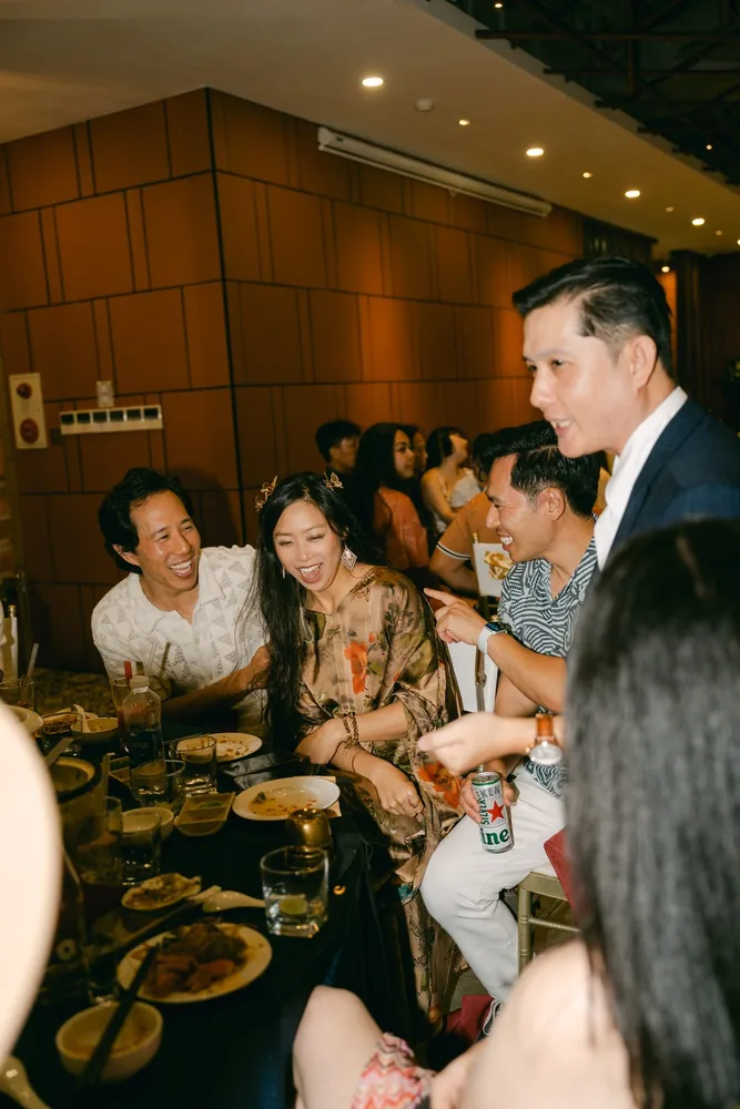 Ảo thuật với lá bài có chữ ký của khán giả